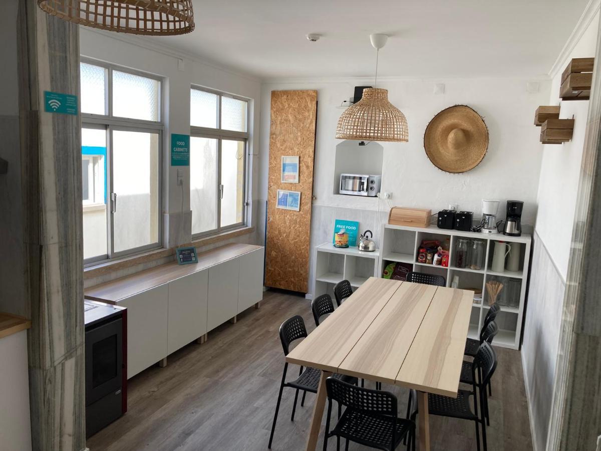 Surfer'S Den Ericeira Hostel Exterior photo
