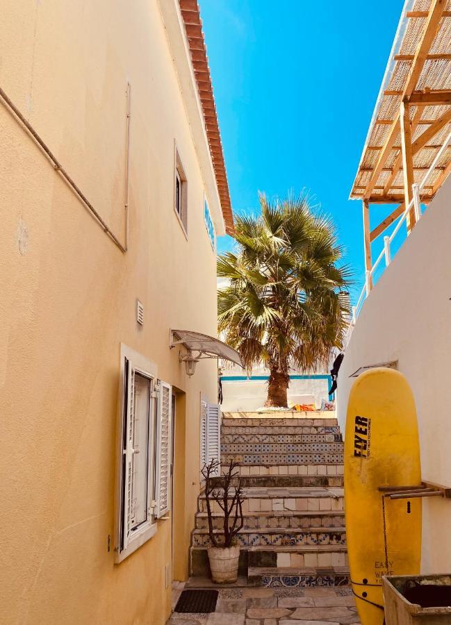 Surfer'S Den Ericeira Hostel Exterior photo
