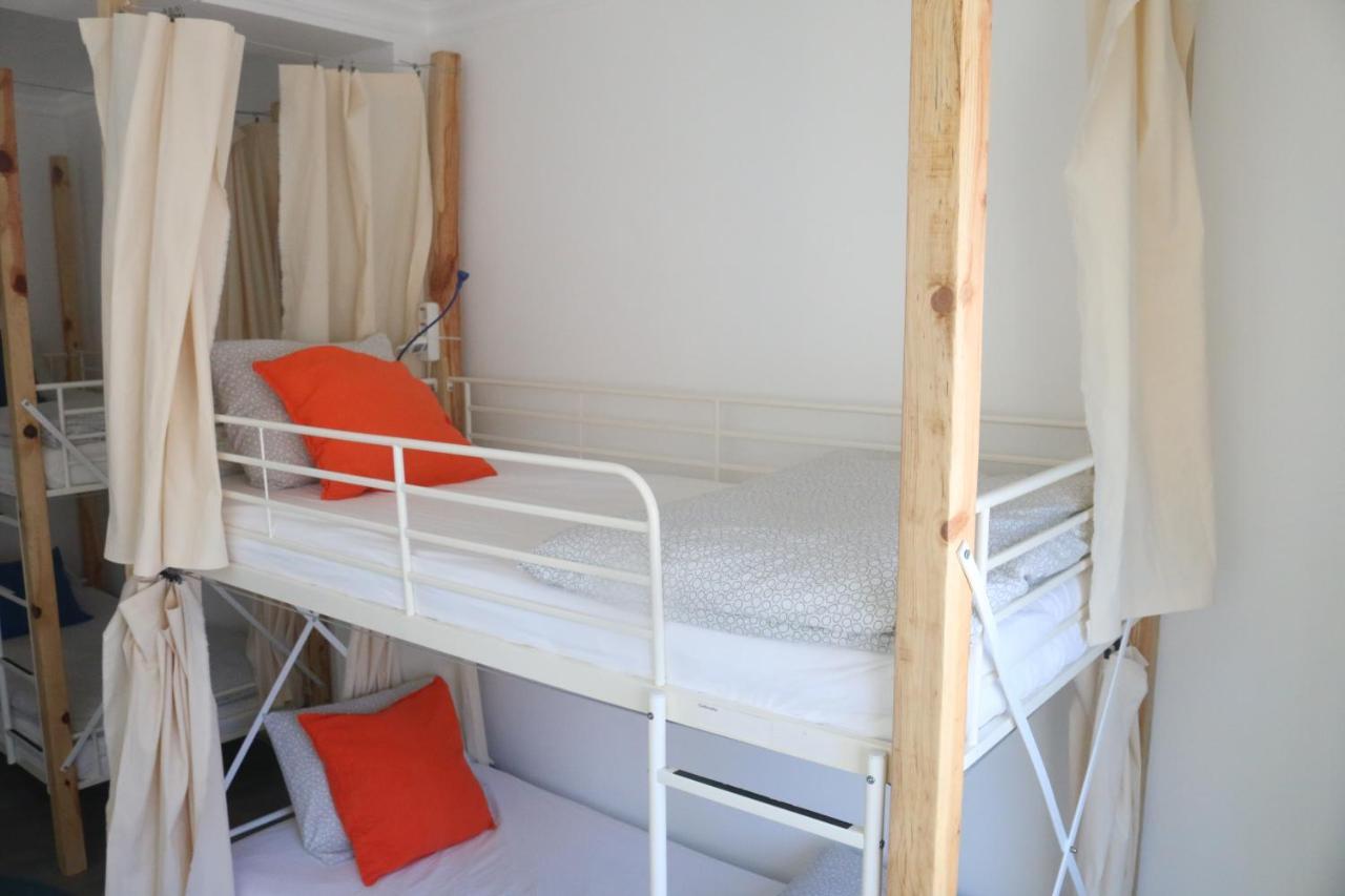 Surfer'S Den Ericeira Hostel Exterior photo