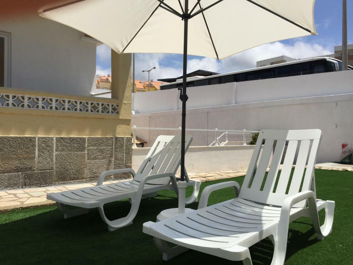 Surfer'S Den Ericeira Hostel Exterior photo