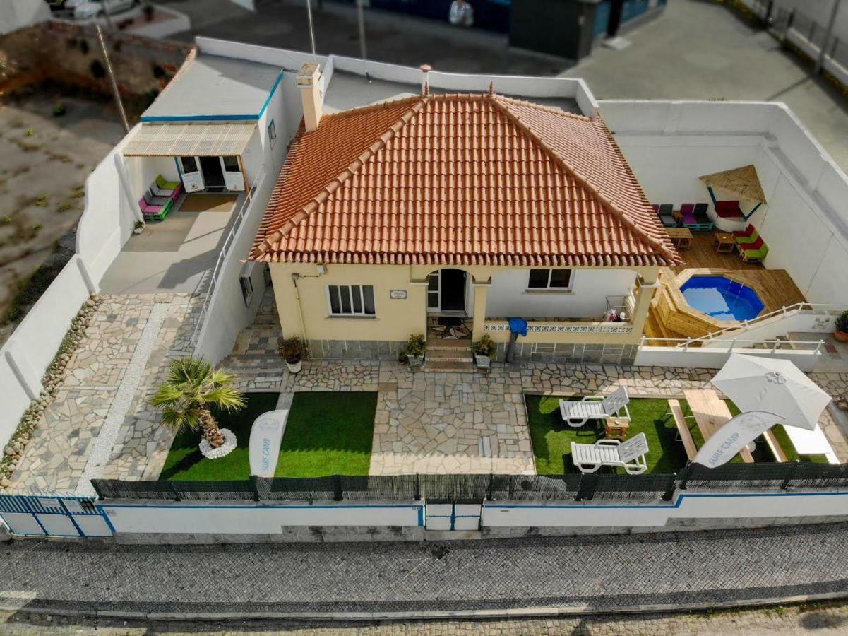 Surfer'S Den Ericeira Hostel Exterior photo