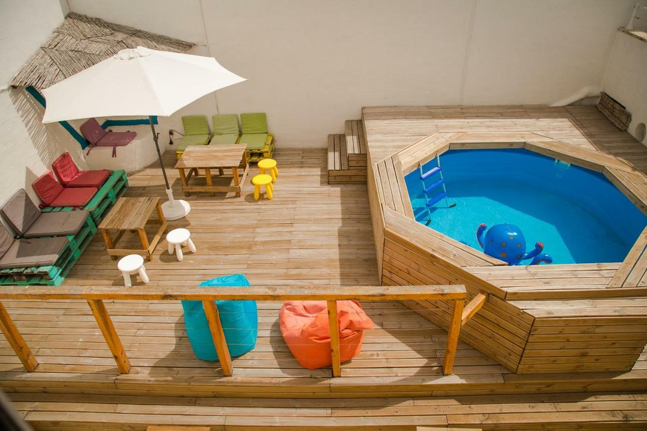 Surfer'S Den Ericeira Hostel Exterior photo